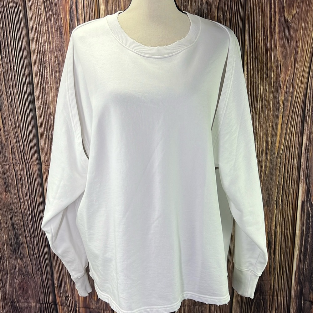 ⭐️Sandrine Rose white sweatshirt nwt size medium